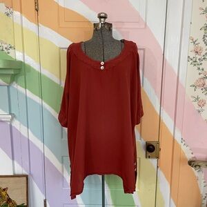 OH MY GAUZE! Button Detail Curved Hem Tunic Top Brick Red L/XL (Sz 2) 💚🎀